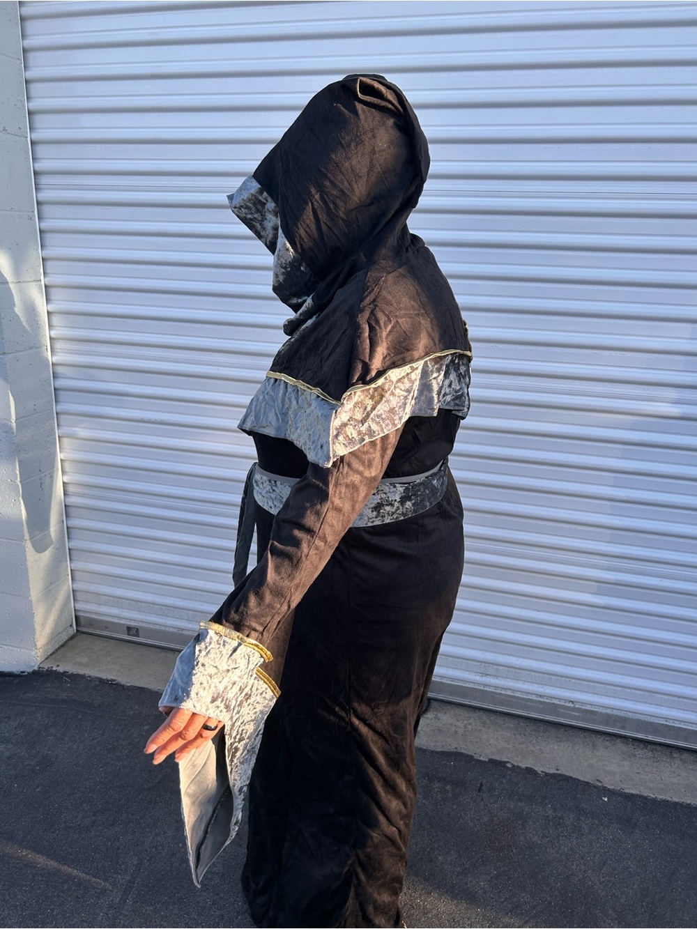Black Wizard Costume with Silver Trim - Brand Unknown ADULT MEN COSTUME MEDIUM - Picture 3 of 6